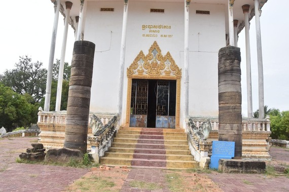 សសរស្តម្ភនៅវត្តប្រាសាទព្រះធាតុ

ដោយ៖ ប្រែង ពិសិដ្ឋ និង ម៉ិល វាសនា, វិទ្យាស្ថានវប្បធម៌ និងវិចិត្រសិល្បៈនៃរាជបណ្ឌិត្យសភាកម្ពុជា