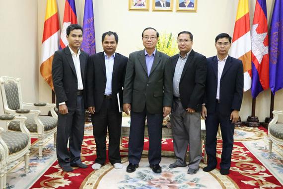 ពិធីសំណេះសំណាលចងក្រងជីវប្រវត្តិ និងគុណកថា ឯកឧត្តមកិត្តិនីតិកោសលបណ្ឌិត ប៊ិន ឈិន