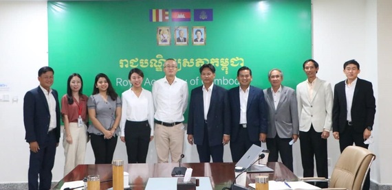 ដំំណើរទស្សនកិច្ចរបស់តំណាងក្រុមហ៊ុនហួវៃនៅរាជបណ្ឌិត្យសភាកម្ពុជា