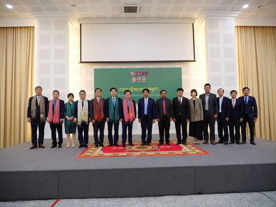 ឯកឧត្ដមបណ្ឌិតសភាចារ្យ សុខ ទូច ទទួលជួបពិភាក្សាការងារជាមួយគណៈប្រតិភូសភានៃសាធារណរដ្ឋកូរ៉េដែលដឹកនាំដោយឯកឧត្ដម Park Byeong-Seug