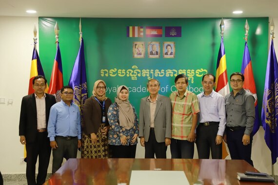 [English Below]
«ជំនួបរវាងរាជបណ្ឌិត្យសភាកម្ពុជា និងសាកលវិទ្យាល័យឥណ្ឌូនេស៊ី Institut Teknologi Sepuluh Nopember»