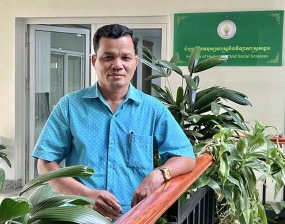 ជំនឿបែបជីវចលនិយមក្នុងសង្គមខ្មែរ

ដោយ៖ បណ្ឌិត ហែម ឡាច មន្ត្រីនាយកដ្ឋាននីតិសាស្ត្រ វិទ្យាស្ថានមនុសាស្ត្រនិងវិទ្យាសង្គម
នៃ​រាជបណ្ឌិត្យសភាកម្ពុជា