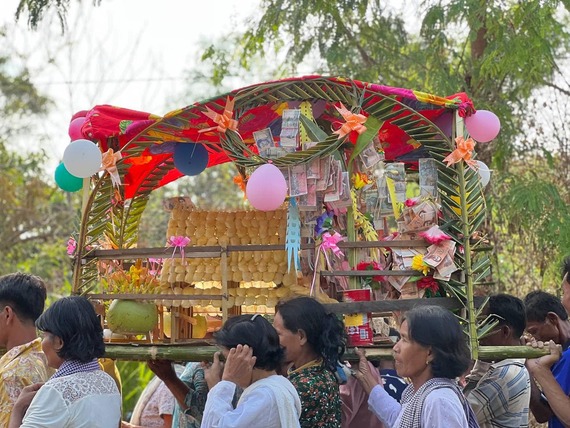 ផ្កាក្រមួនគឺជាអ្វី?
