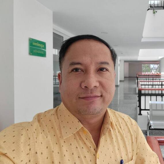 គុណប្រយោជន៍និងបញ្ហាប្រឈមក្នុងការប្រើវិធីសាស្រ្តបង្រៀនបែបចម្រុះ(Blended Learning)ដើម្បីបង្រៀននិងរៀនភាសាអង់គ្លេស

ដោយ៖ លោក ឆោម ជុំរ៉ុង- មន្រ្តីលេខាធិការដ្ឋានក្រុមប្រឹក្សាបណ្ឌិតសភាចារ្យ