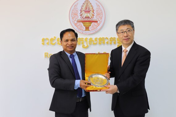 ពិភាក្សាការងារជាមួយប្រតិភូវិទ្យាស្ថានប្រជាជនចិនសម្រាប់កិច្ចការបរទេស