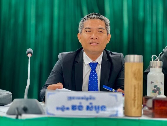 ក្រុមទស្សនវិទូនិយមការសិក្សាស្រាវជ្រាវដើម្បីបង្កើតទ្រឹស្តីថ្មី (Constructivist)