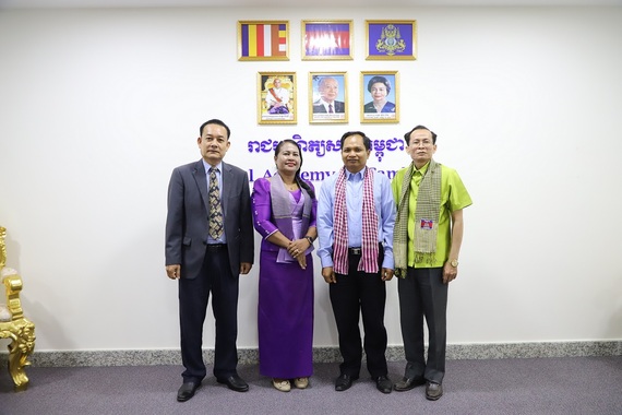 អ្នកជំនាញនិងអ្នកសិក្សាស្រាវជ្រាវ ស្នើឱ្យមានការជំរុញនិន្នាការលេងល្បែងប្រជាប្រិយខ្មែរឱ្យបានផុសផុល ដើម្បីថែរក្សានិងបង្ហាញអត្តសញ្ញាណវប្បធម៌ជាតិផង និងបង្ហាញពីភាតរភាព និងភាពសុដុមរមនាជាមួយគ្នានៅក្នុងសង្គមខ្មែរផង