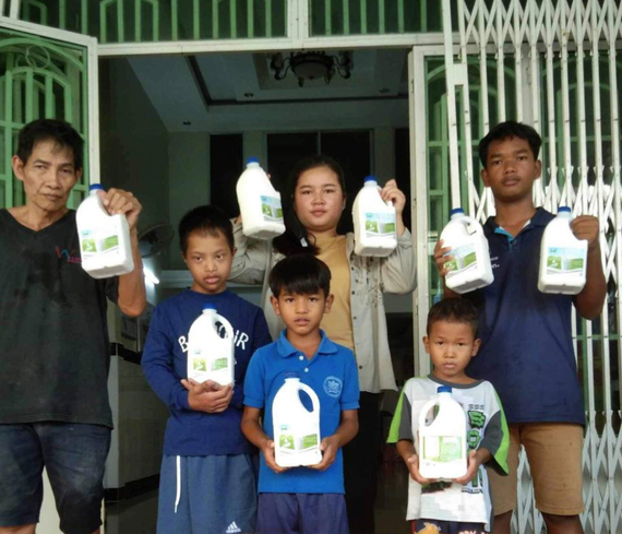 រាជបណ្ឌិត្យសភាកម្ពុជាបន្តផ្ដល់ជូនទឹកដោះគោ តេជោសែន ប្ញស្សីត្រឹប ដល់កុមារកំព្រា នៅមណ្ឌលចំនួន ២កន្លែង