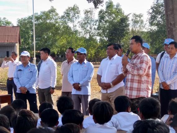 «កម្មវិធីបោះជំរំនៅឧទ្យានរាជបណ្ឌិត្យសភាកម្ពុជាតេជោសែនឫស្សីត្រឹប និងការចែកអំណោយ ព្រមទាំងសម្ភារៈសិក្សានៅសាលាបឋមសិក្សាដងផ្លិត»