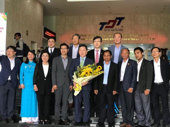 «វេទិកាវិទ្យាសាស្ត្រពីលទ្ធភាពនៃការប្រើប្រាស់ទឹកភ្លៀងក្នុងបរិបទនៃការប្រើប្រាស់បច្ចេកវិជ្ជាទំនើប...»