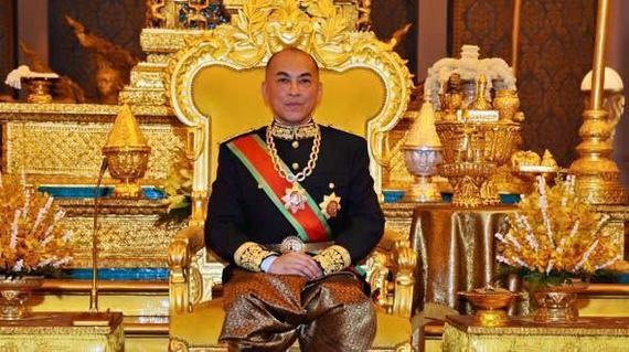«ព្រះមហាក្សត្រ ចេញព្រះរាជក្រឹត្យត្រាស់បង្គាប់តែងតាំង ជំនួយការរាជបណ្ឌិត្យសភាកម្ពុជាចំនួន០៧ រូបមានឋានៈស្មើអគ្គនាយក»