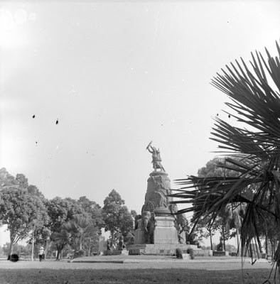 «វិមានរំឭកដល់អ្នកស្លាប់ក្នុងសង្គ្រាមលោកលើកទី១» 
ភាគទី៧ - វគ្គទី៣
ដោយ៖ លោកស្រី ស៊ន ច័ន្ទអមរា 
មន្ត្រីលេខាធិការដ្ឋាននៃក្រុមប្រឹក្សាបណ្ឌិតសភាចារ្យ
