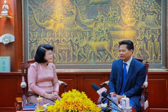 «ការសំណេះសំណាល ជាមួយឥស្សរជនមានគោរមងារជា«កិត្តិសង្គហបណ្ឌិត»នៅរដ្ឋសភា»