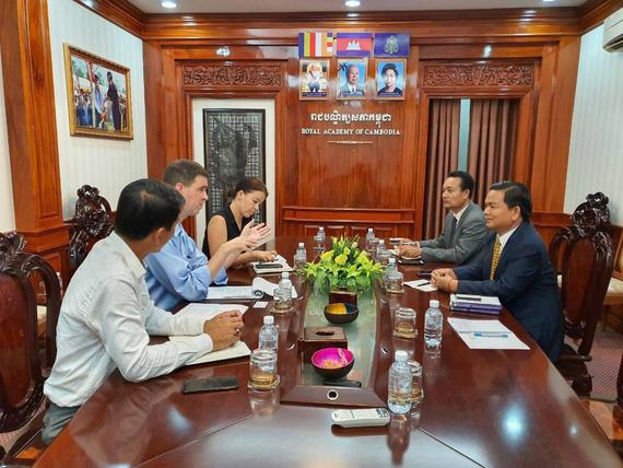 Discussion Meeting between H.E. Dr. Kin Phea and Prof. Matt Ferchen