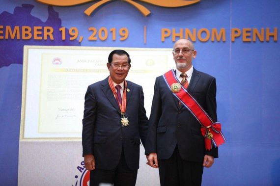 «ឯកឧត្តម Dmitry Tsvetkov ឯកអគ្គរដ្ឋទូតសហព័ន្ធរុស្ស៊ី ប្រចាំប្រទេសកម្ពុជា ត្រូវបានតែងតាំងជាសមាជិកកិត្តិយសនៃរាជបណ្ឌិត្យសភាកម្ពុជា»