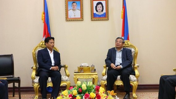 ឯកឧត្ដមបណ្ឌិតសភាចារ្យ សុខ ទូច ប្រធានរាជបណ្ឌិត្យសភាកម្ពុជា អញ្ជើញចូលចួបសម្ដែងការគួរសមនិងពិភាក្សាការងារជាមួយឯកឧត្ដមឧបនាយករដ្ឋមន្ត្រី យឹម ឆៃលី