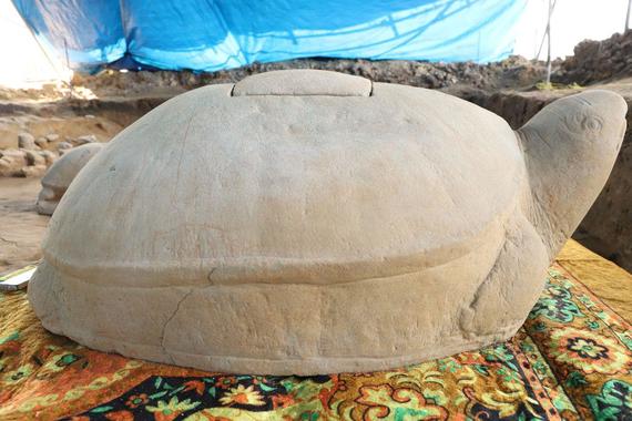ក្រុមការងារស្រាវជ្រាវគម្រោងព្រះបាទជ័យវរ័្មនទី៧ អញ្ជើញទស្សនា និងពិនិត្យស្វែងយល់ការវិវត្តនៃដំណើរការជួសជុលនៅប្រាសាទកណ្តាលស្រះស្រង់
