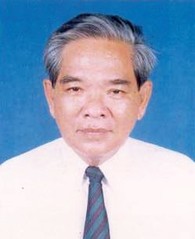  បណ្ឌិតសភាចារ្យ ឆយ យីហ៊ាង 