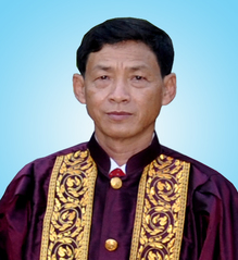  បណ្ឌិតសភាចារ្យ ស៊ុំ ឈុំប៊ុន 