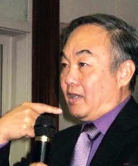  បណ្ឌិតសភាចារ្យ ឃិន សុខ 